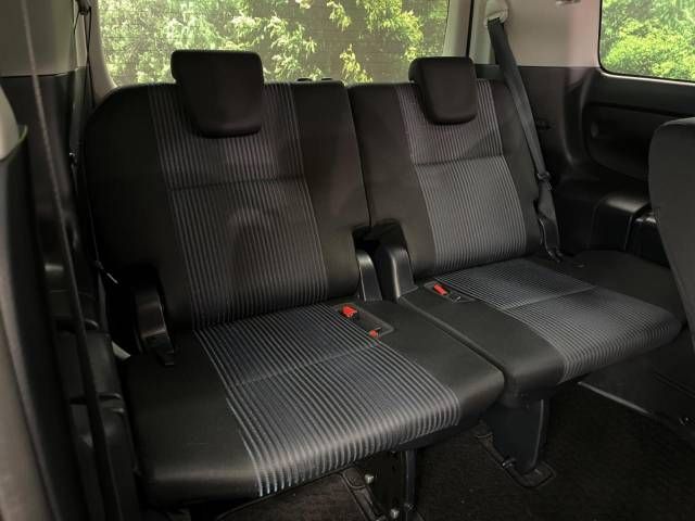 Toyota VOXY 2016-12 16238-12