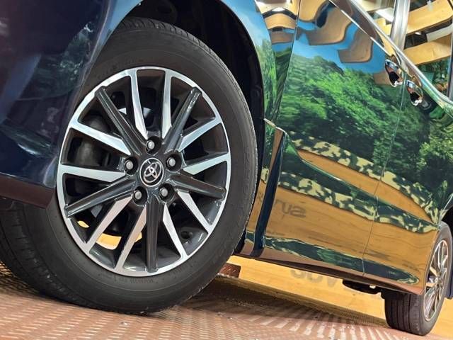 Toyota VOXY 2016-12 16238-15