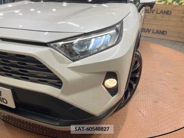 Toyota RAV4 2019-08 366924-10