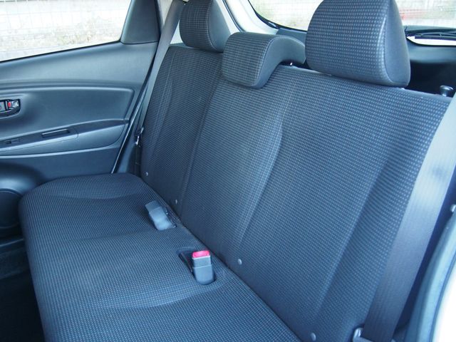 Toyota VITZ 2017-05 15426-6