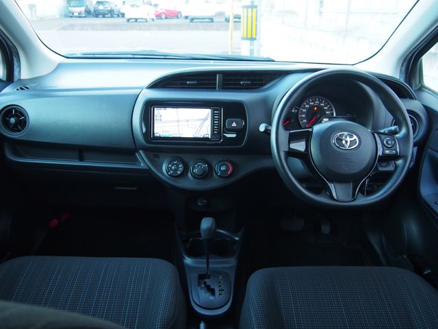 Toyota VITZ 2017-05 15426-1