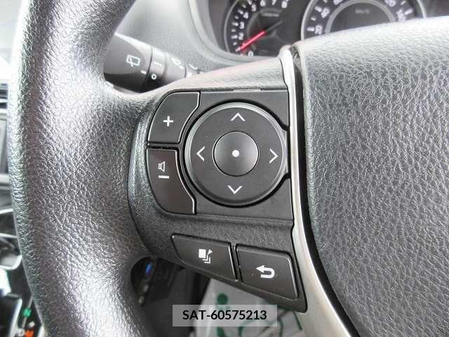 Toyota NOAH 2021-04 331404-9