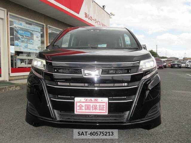 Toyota NOAH 2021-04 331404-17