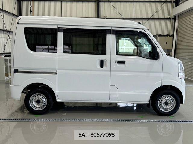 Suzuki EVERY 2020-06 325439-5