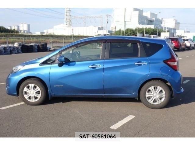 Nissan NOTE 2017-06 327621-6