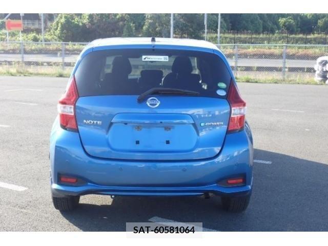 Nissan NOTE 2017-06 327621-4