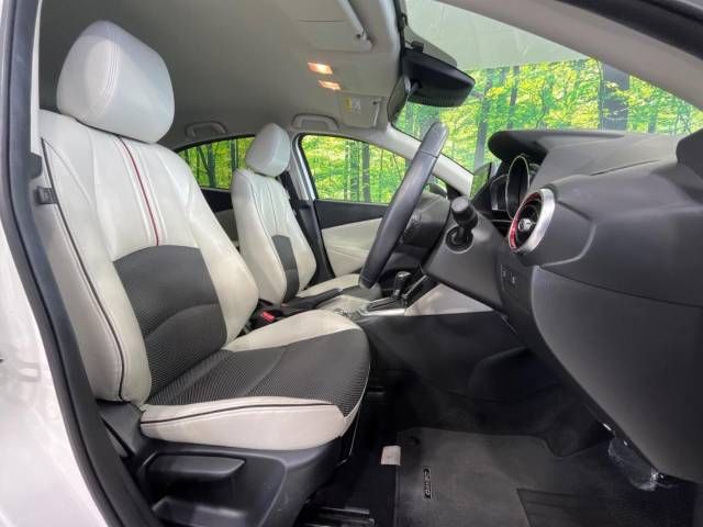Mazda DEMIO 2017-02 24073-8