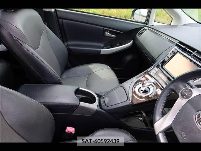Toyota PRIUS 2013-02 282254-12