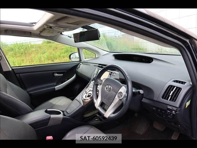 Toyota PRIUS 2013-02 282254-11