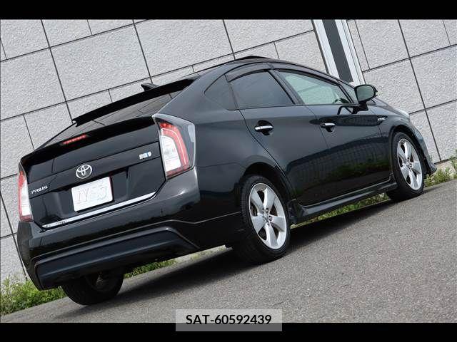 Toyota PRIUS 2013-02 282254-7