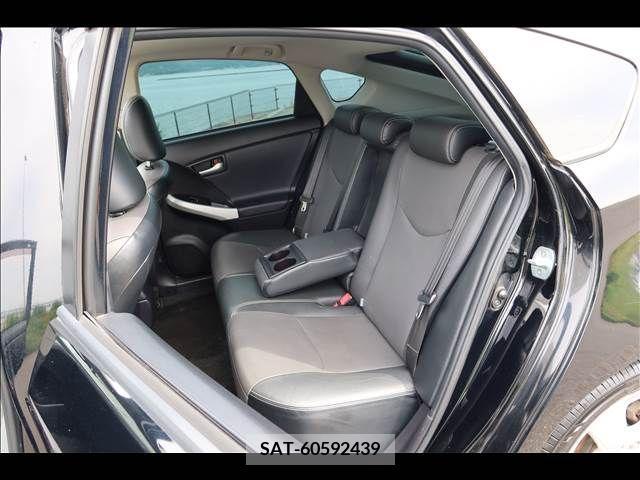 Toyota PRIUS 2013-02 282254-19