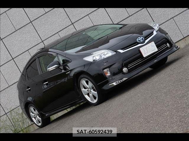 Toyota PRIUS 2013-02 282254-5