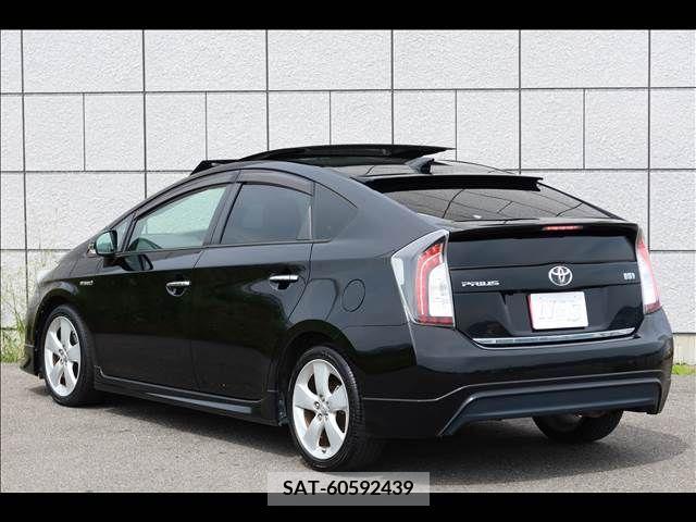 Toyota PRIUS 2013-02 282254-3