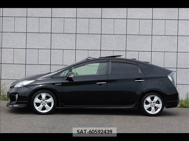 Toyota PRIUS 2013-02 282254-2