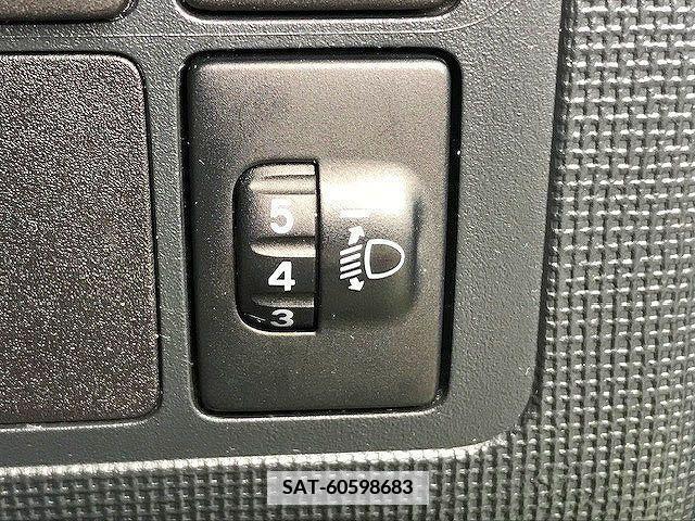 Toyota SPADE 2013-10 368728-16