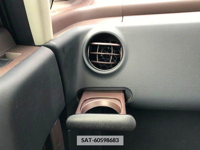 Toyota SPADE 2013-10 368728-24