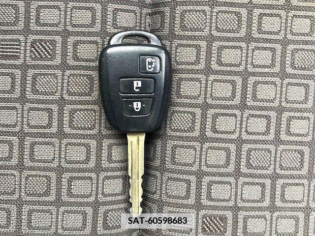 Toyota SPADE 2013-10 368728-22
