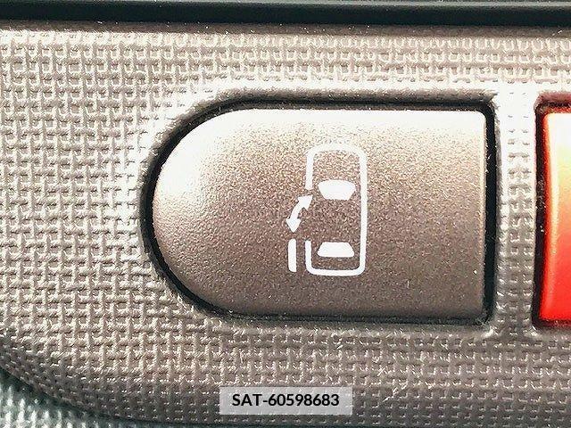 Toyota SPADE 2013-10 368728-11