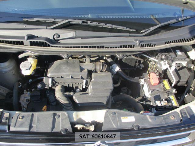 Toyota VOXY 2016-10 209192-3
