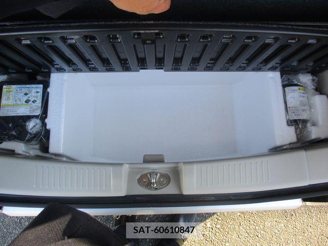 Toyota VOXY 2016-10 209192-12