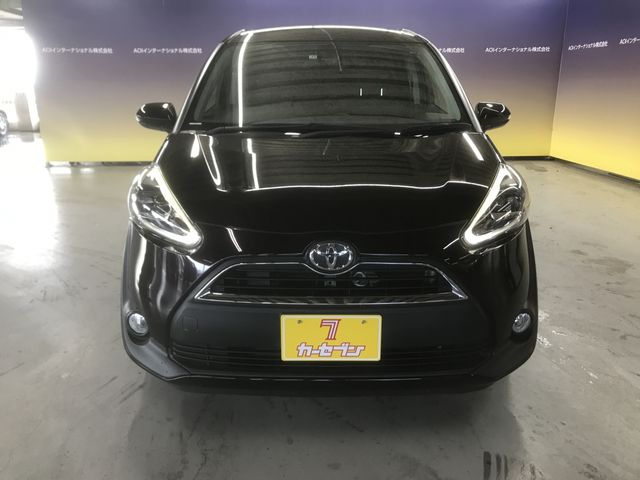 Toyota SIENTA 2017-11 192067-3