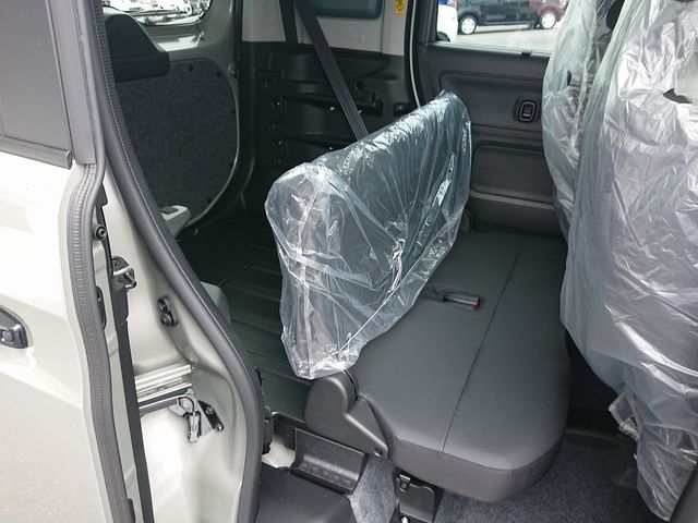 Suzuki SPACIA 2022-09 23753-18