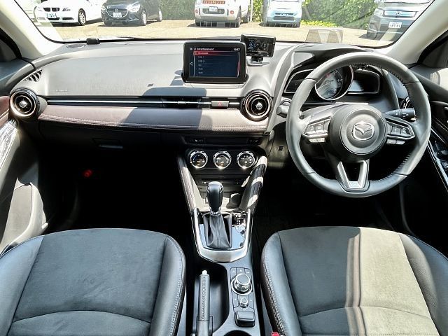 Mazda DEMIO 2018-02 8397-1