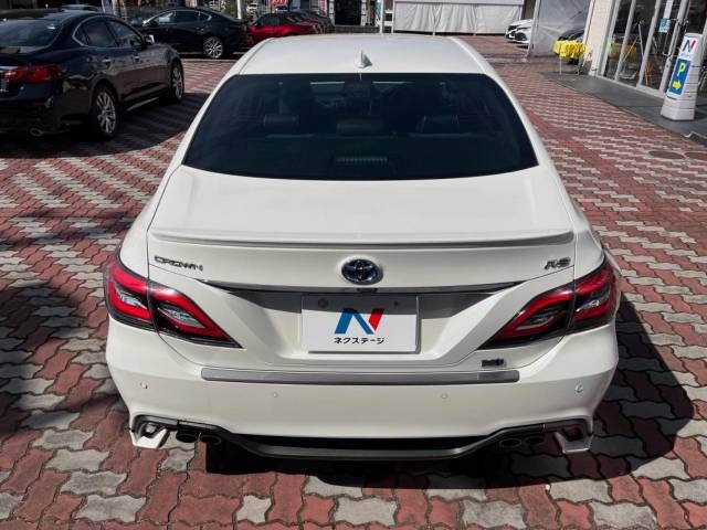 Toyota CROWN SEDAN 2018-06 11810-15