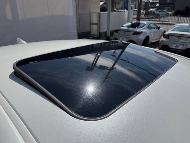 Toyota CROWN SEDAN 2018-06 11810-3