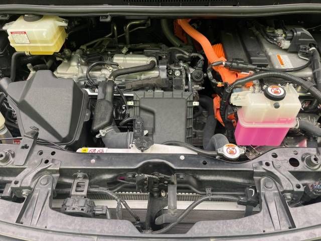 Toyota NOAH HYBRID 2020-11 194214-15