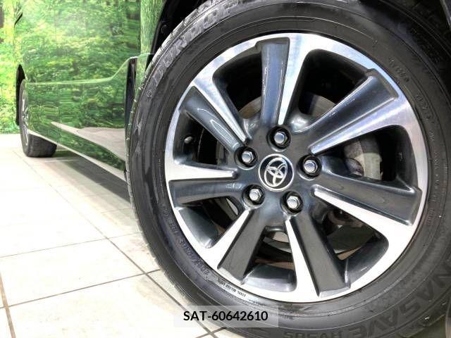 Toyota VOXY 2019-05 289024-13