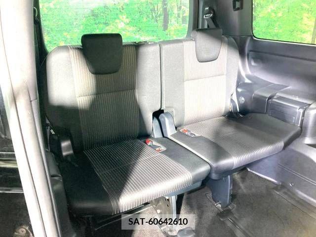 Toyota VOXY 2019-05 289024-9