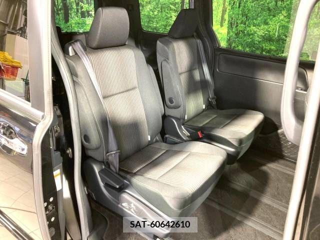 Toyota VOXY 2019-05 289024-8