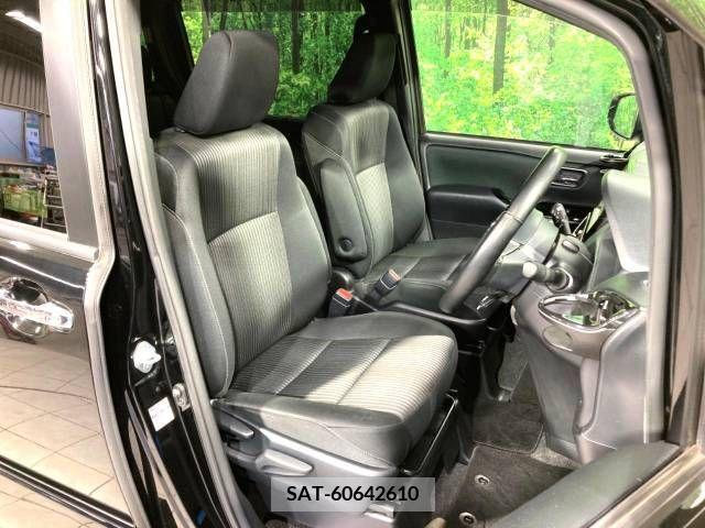 Toyota VOXY 2019-05 289024-7