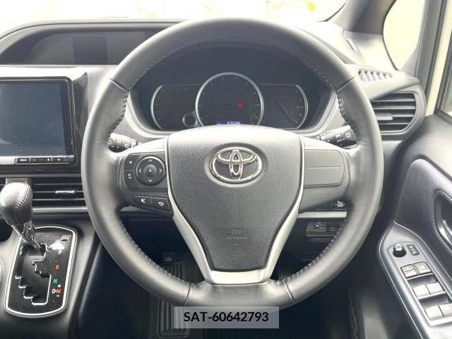 Toyota VOXY 2016-03 370489-16