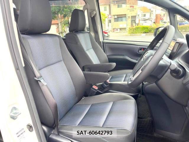 Toyota VOXY 2016-03 370489-12