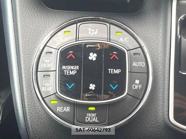 Toyota VOXY 2016-03 370489-11
