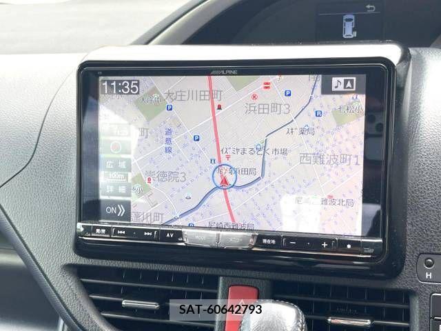 Toyota VOXY 2016-03 370489-2