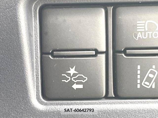 Toyota VOXY 2016-03 370489-8