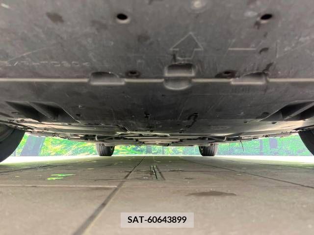 Toyota PRIUS PHV 2018-04 282528-18