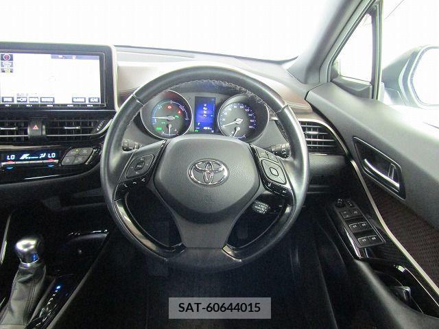 Toyota C-HR 2017-06 357803-13
