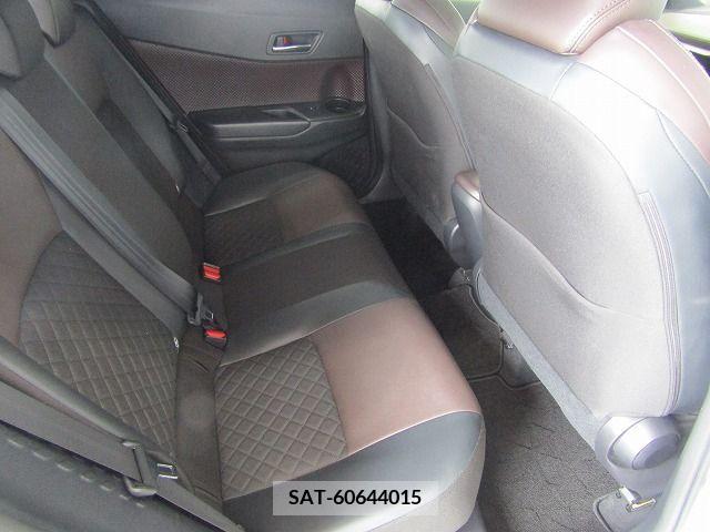 Toyota C-HR 2017-06 357803-9