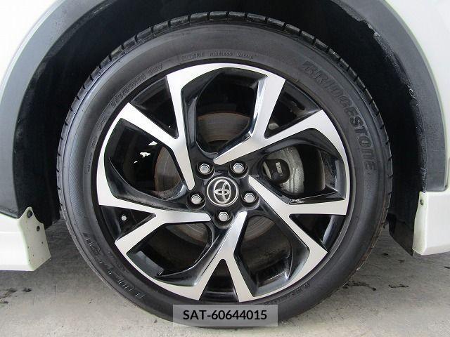 Toyota C-HR 2017-06 357803-26