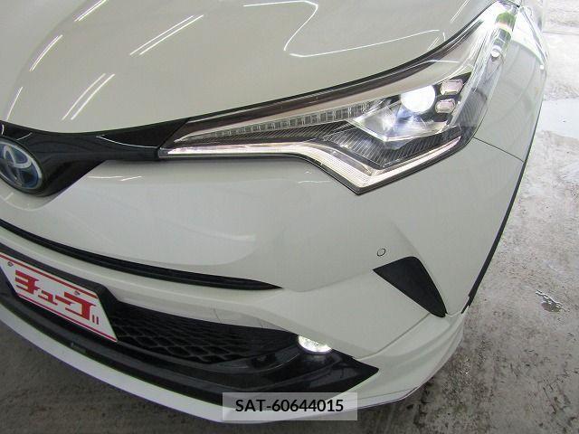 Toyota C-HR 2017-06 357803-24