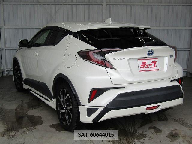 Toyota C-HR 2017-06 357803-8