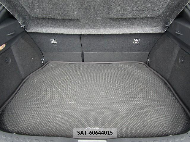 Toyota C-HR 2017-06 357803-20