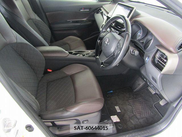 Toyota C-HR 2017-06 357803-3