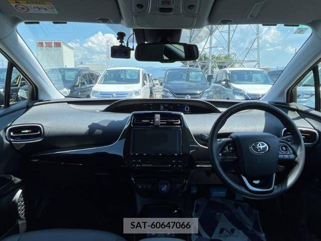 Toyota PRIUS 2019-05 322428-1