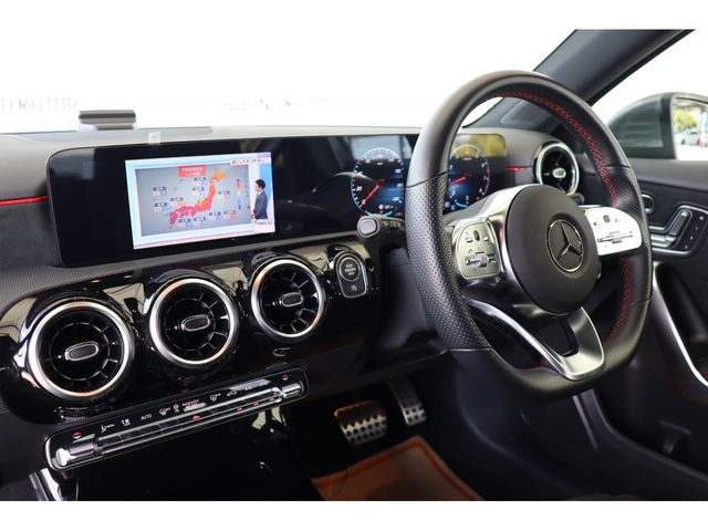 Mercedes Benz A-CLASS 2021-05 24588-10