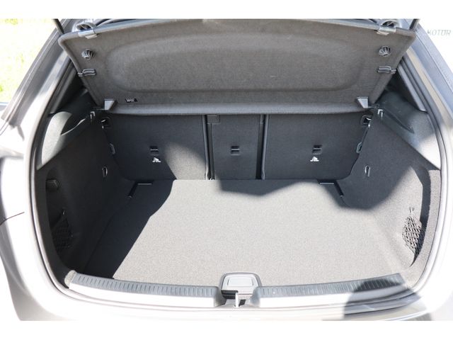 Mercedes Benz A-CLASS 2021-05 24588-18